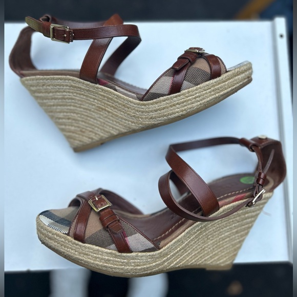 Burberry Brown Leather and Nova Check Canvas Buckle Detail Espadrille Wedge Sand - Picture 2 of 3